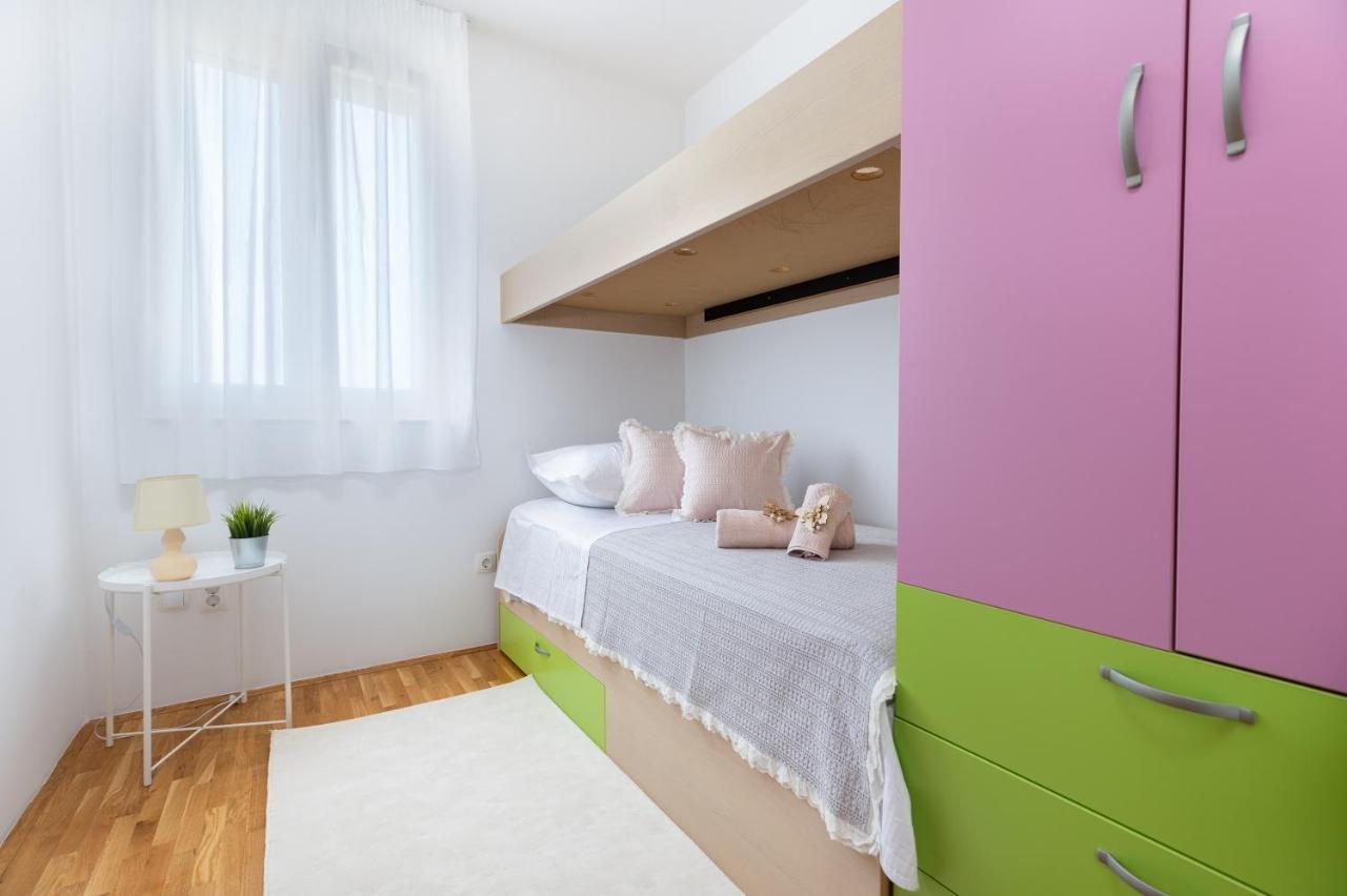 Karlita Apartment Solin Luaran gambar