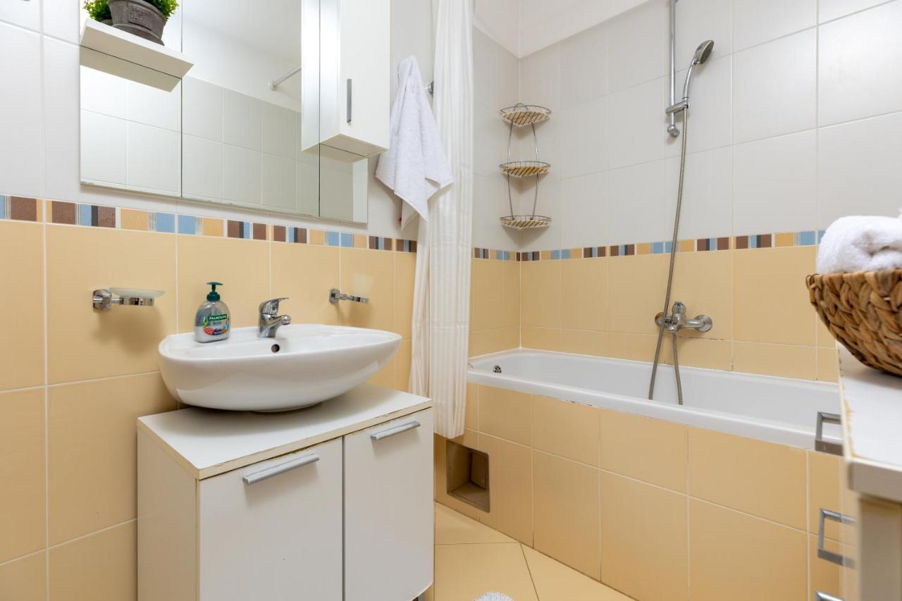 Karlita Apartment Solin Luaran gambar
