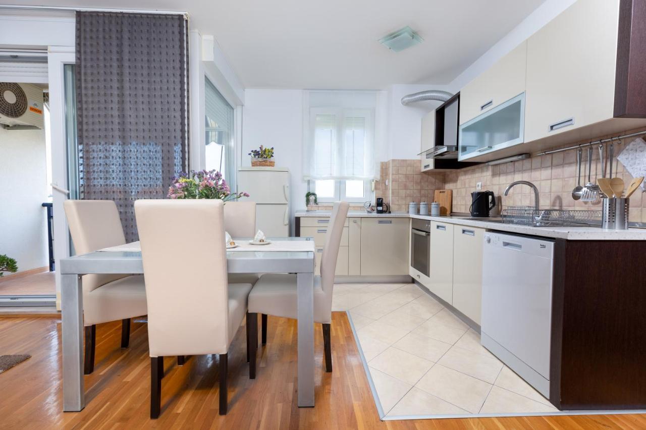 Karlita Apartment Solin Luaran gambar